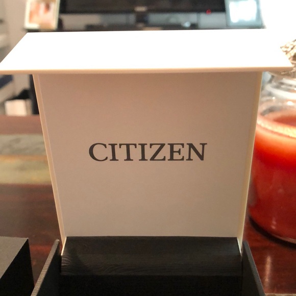 Black and White Citizen Watch box - Picture 3 of 4